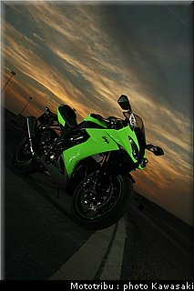 kawasaki_zx10r_2008_0156.jpg