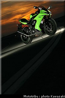 kawasaki_zx10r_2008_0159.jpg