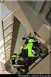 kawasaki_zx10r_2008_0164.jpg
