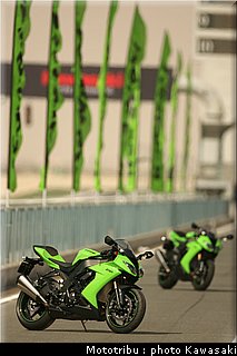 kawasaki_zx10r_2008_0169.jpg