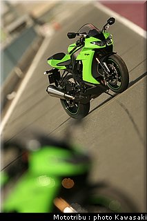 kawasaki_zx10r_2008_0170.jpg