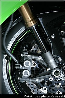 kawasaki_zx10r_2008_0181.jpg
