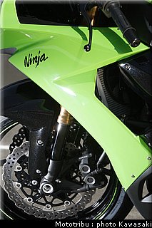 kawasaki_zx10r_2008_0184.jpg