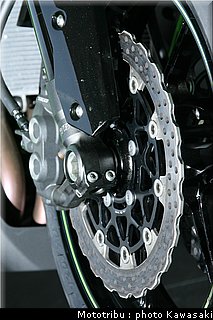 kawasaki_zx10r_2008_0186.jpg