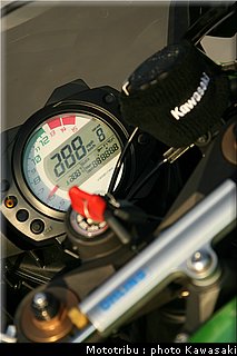 kawasaki_zx10r_2008_0190.jpg