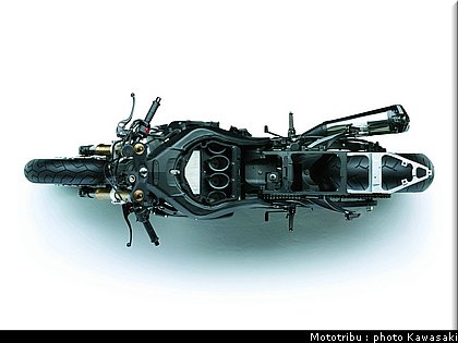 kawasaki_zx10r_2008_0201.jpg