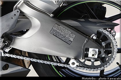 kawasaki_zx10r_2008_0205.jpg
