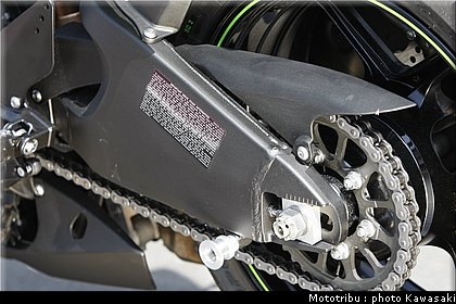 kawasaki_zx10r_2008_0206.jpg