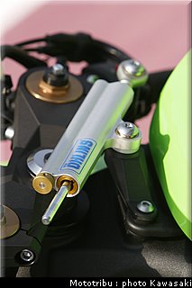 kawasaki_zx10r_2008_0209.jpg