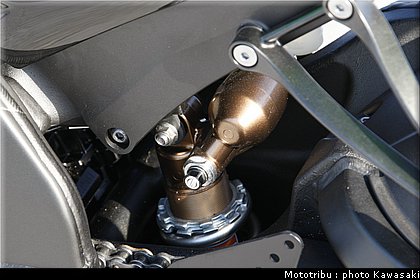 kawasaki_zx10r_2008_0214.jpg