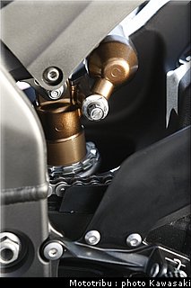 kawasaki_zx10r_2008_0215.jpg