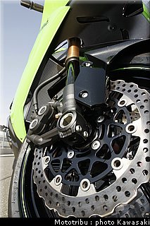 kawasaki_zx10r_2008_0217.jpg