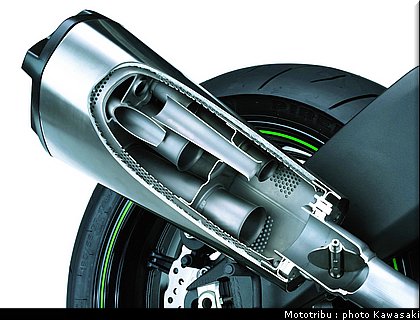 kawasaki_zx10r_2008_0233.jpg