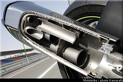 kawasaki_zx10r_2008_0234.jpg