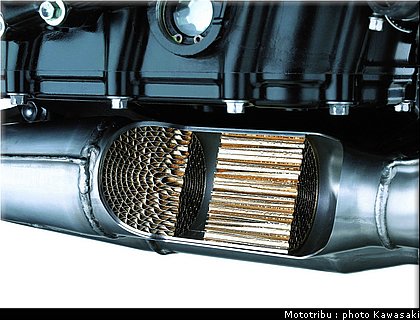 kawasaki_zx10r_2008_0235.jpg