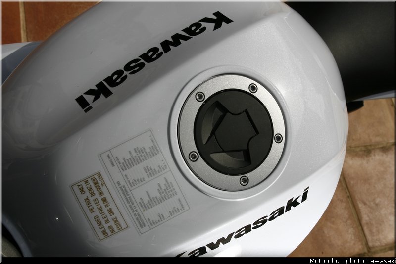 kawasaki_er6n_2009_0084