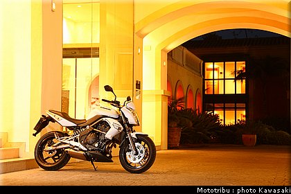 kawasaki_er6n_2009_0022.jpg
