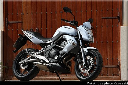 kawasaki_er6n_2009_0028.jpg