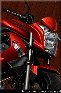 kawasaki_er6n_2009_0040.jpg