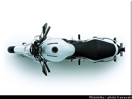 kawasaki_er6n_2009_0068.jpg