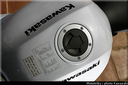 kawasaki_er6n_2009_0084.jpg