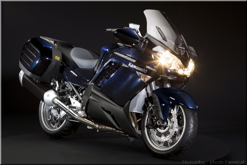 kawasaki_1400gtr_2_2009