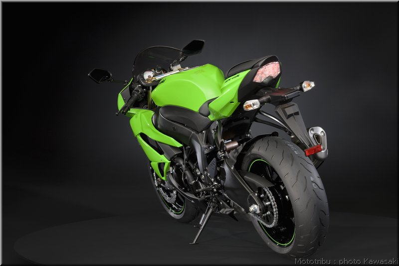 kawasaki_zx6r_2009_4
