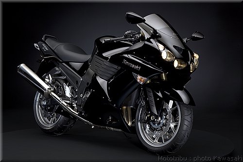 kawasaki_1400zzr_2_2009.jpg