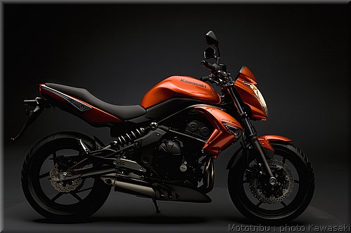 kawasaki_er6n_2_2009.jpg