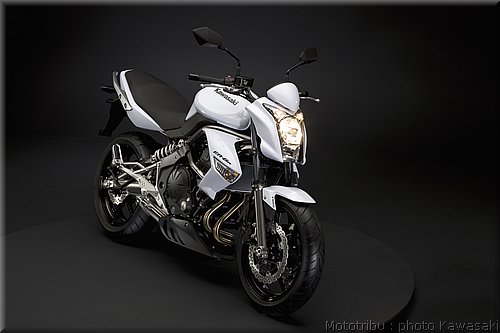 kawasaki_er6n_3_2009.jpg