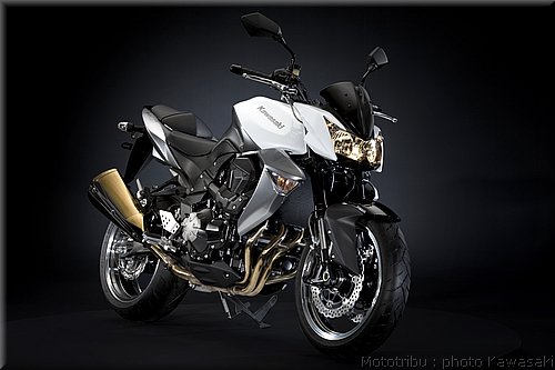 kawasaki_z1000_3_2009.jpg