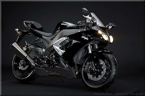 kawasaki_zx10r_4_2009.jpg