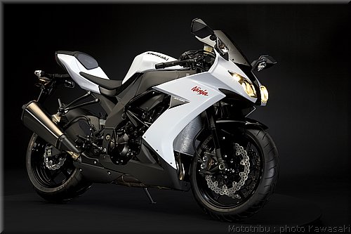 kawasaki_zx10r_7_2009.jpg