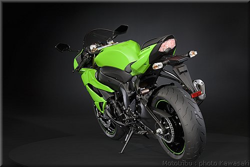 kawasaki_zx6r_2009_4.jpg