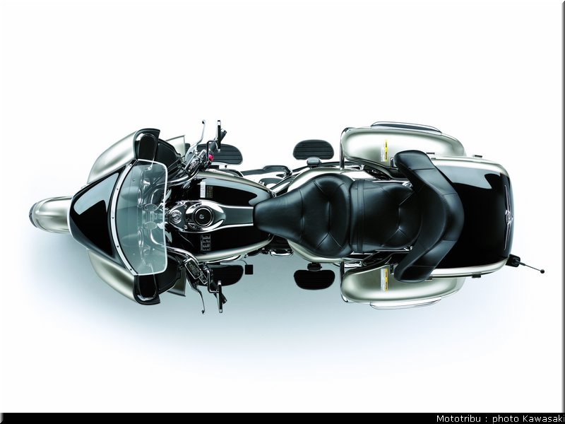 kawasaki_vn1700_voyager2009_07