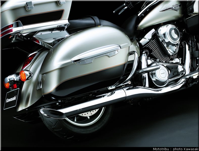 kawasaki_vn1700_voyager2009_10