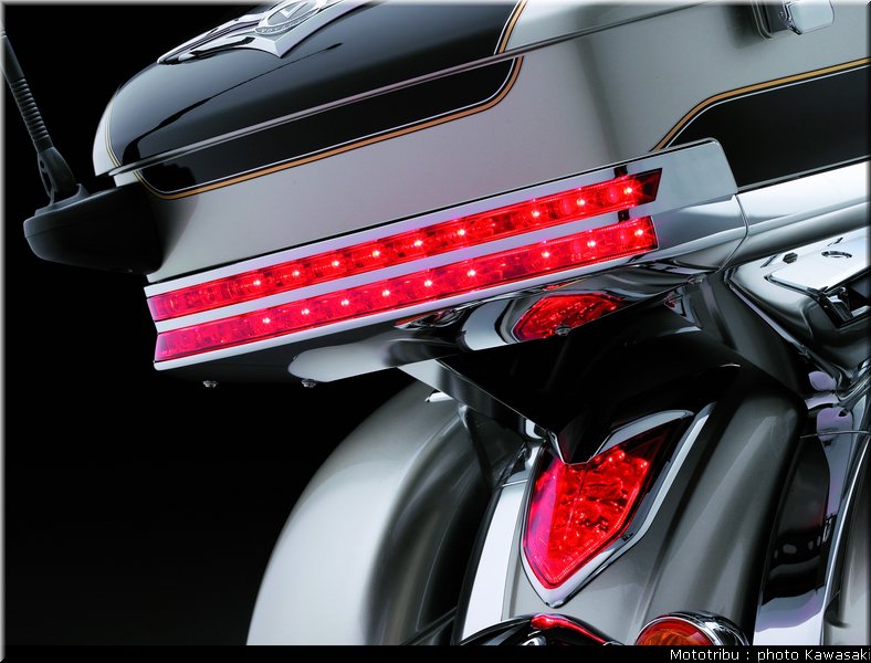 kawasaki_vn1700_voyager2009_21