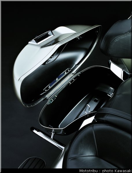 kawasaki_vn1700_voyager2009_28
