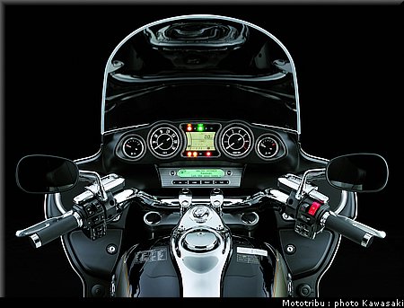 kawasaki_vn1700_voyager2009_11.jpg