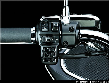 kawasaki_vn1700_voyager2009_13.jpg