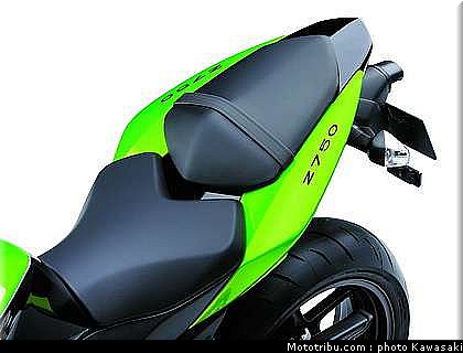 kawasaki_z750_2009_019.jpg