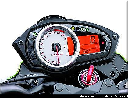 kawasaki_z750_2009_022.jpg