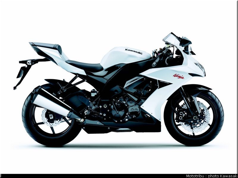 kawasaki_zx10r_2009_006