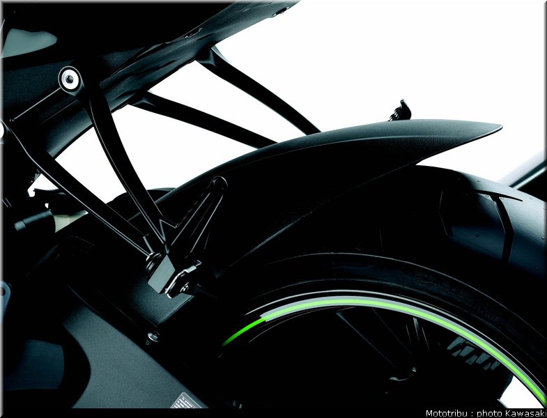 kawasaki_zx10r_2009_019