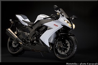 kawasaki_zx10r_2009_002.jpg