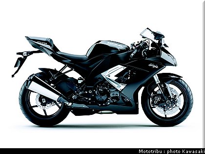 kawasaki_zx10r_2009_009.jpg