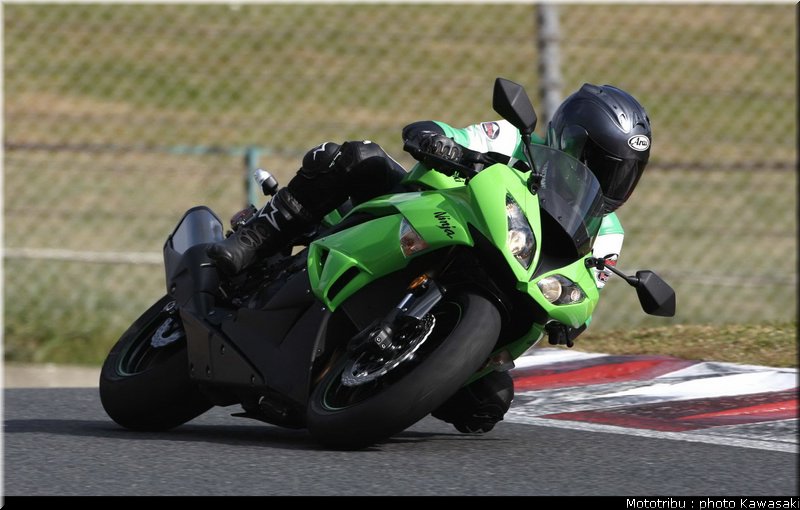 kawasaki_zx6r_2009_003