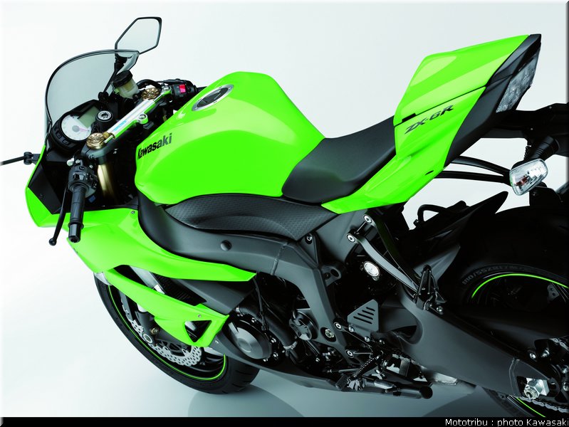 kawasaki_zx6r_2009_020