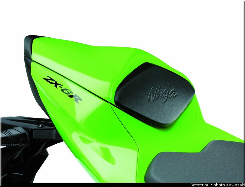 kawasaki_zx6r_2009_032