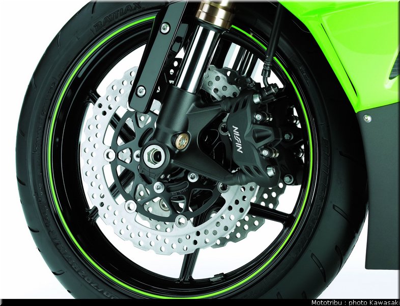 kawasaki_zx6r_2009_034